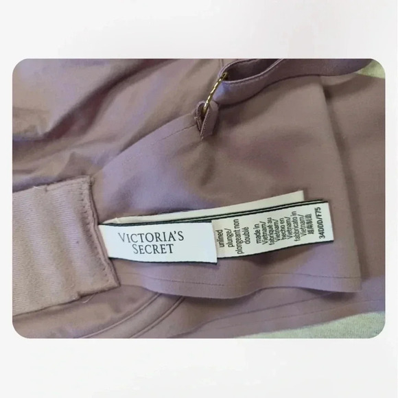 Victoria  Secret Incredible Unlined Lilac Brassiere Size 34DD - Picture 7 of 7
